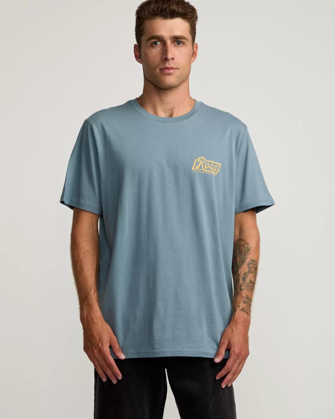 Discount SIGNATURE SHORT SLEEVE TEE Tees / Tanks